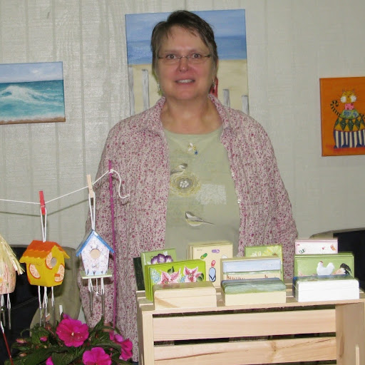 Annie Holland Photo 25