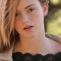 Julie Meadows Photo 18