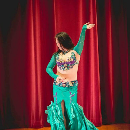 Angela Chau Photo 10