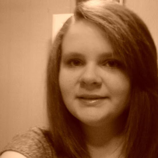 Lindsey Watts Photo 10