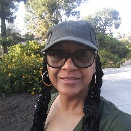 Angela Clark Photo 10