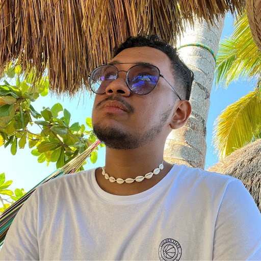 Julian Morgan Photo 34