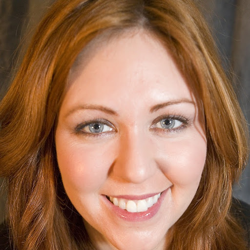 Laura Phillips Photo 16