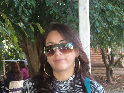 Monica Mendoza Photo 15