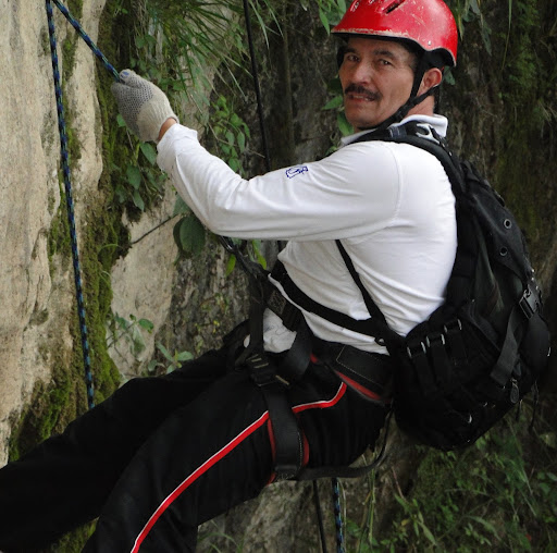 Jose Ulloa Photo 37