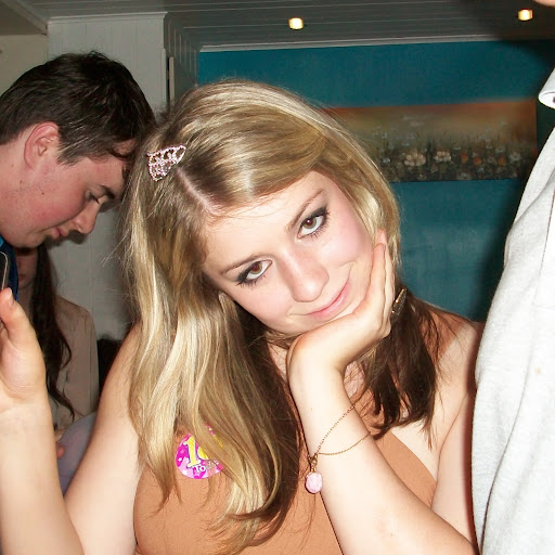 Rachel Gregory Photo 34