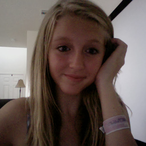 Megan Mckinney Photo 20