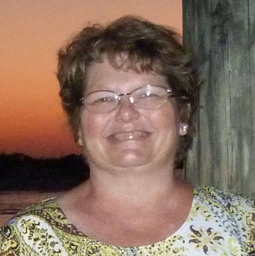 Lori Holmes Photo 16