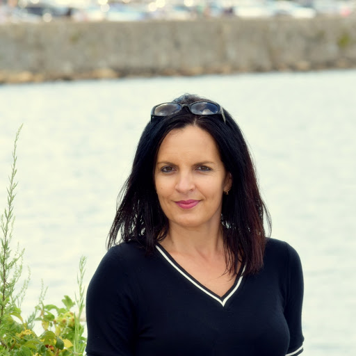 Christine Lloyd Photo 22