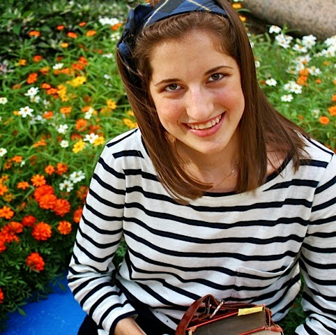 Natalie Adams Photo 16