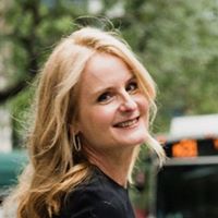 Laurie Abraham Photo 15