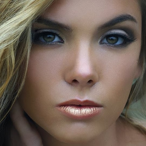 Chelsea Heath Photo 10