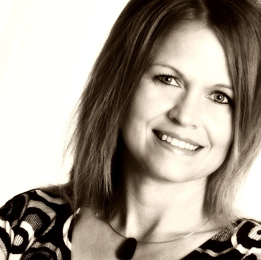 Jennifer Moen Photo 18