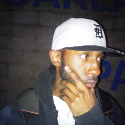 Deandre Henderson Photo 4