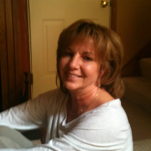 Julie Iverson Photo 7