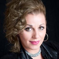 Kelly Webster Photo 11