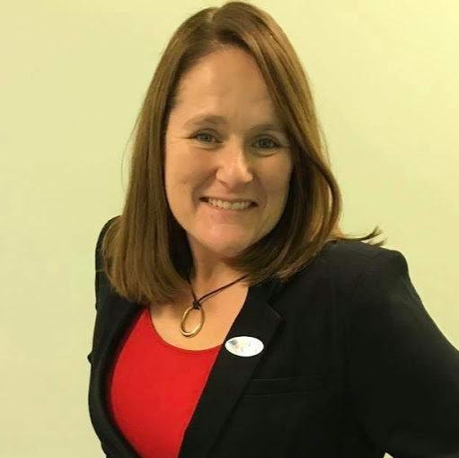 Danielle Robertson Photo 20