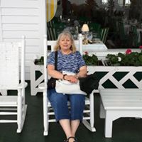 Julia Everett Photo 5