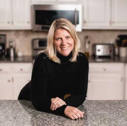 April Anderson Photo 20