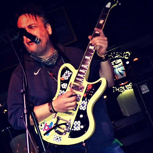 Anthony Estrada Photo 18