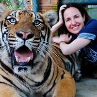 Emily Becher Photo 8