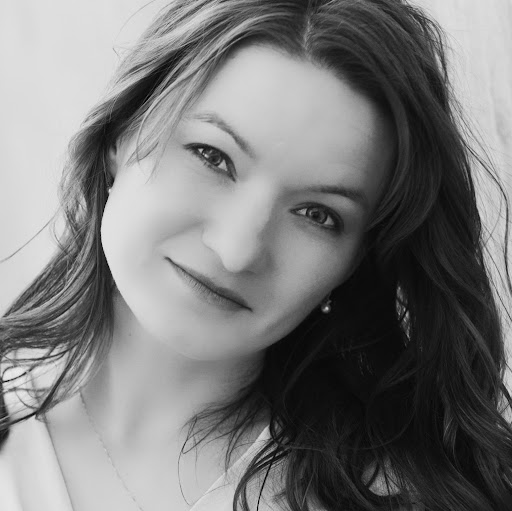 Elizabeth Lawrence Photo 4