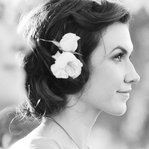 Laura Gilmore Photo 16