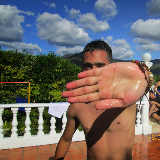 Cristian Valencia Photo 9