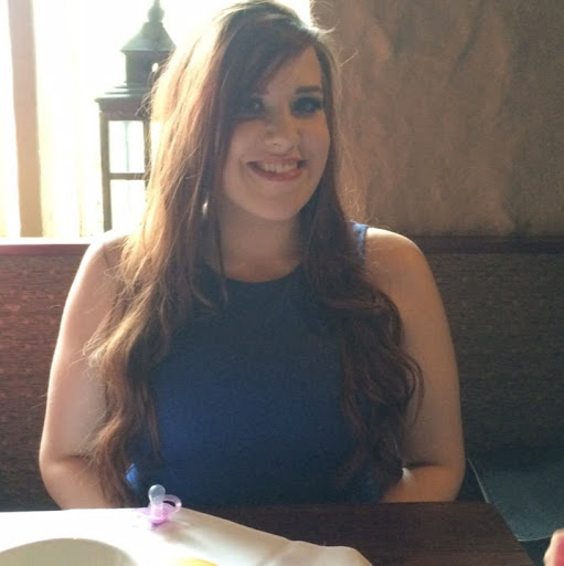 Laura Giles Photo 33