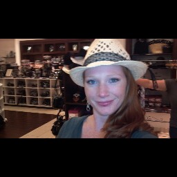 Jennifer Hart Photo 19