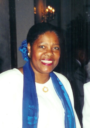 Claudia Smith Photo 37