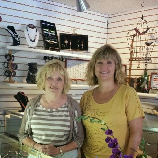 Karen Schmidt Photo 31