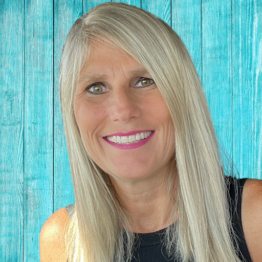 Kristin Moore Photo 35