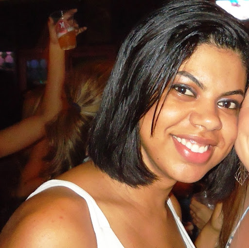 Cynthia Costa Photo 19