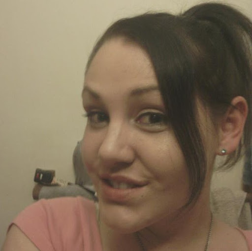Sarah Ross Photo 17