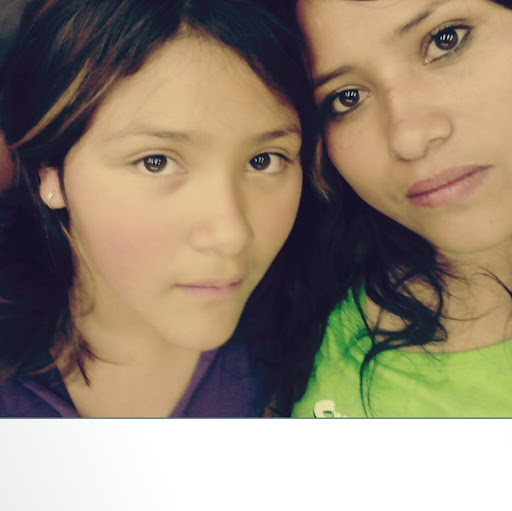 Elizabeth Barrios Photo 38