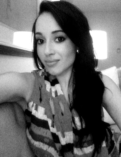 Elizabeth Keene Photo 33