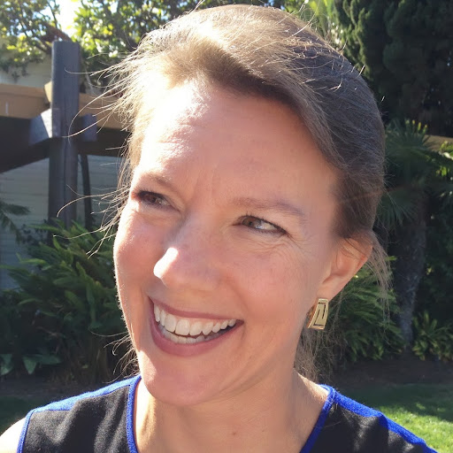 Martha Austin Photo 34