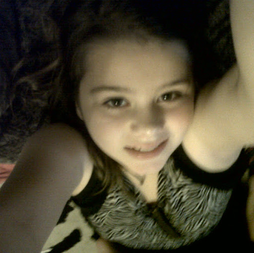 Christine Stapleton Photo 25