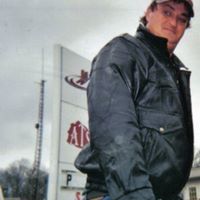 Dennis Kidd Photo 10