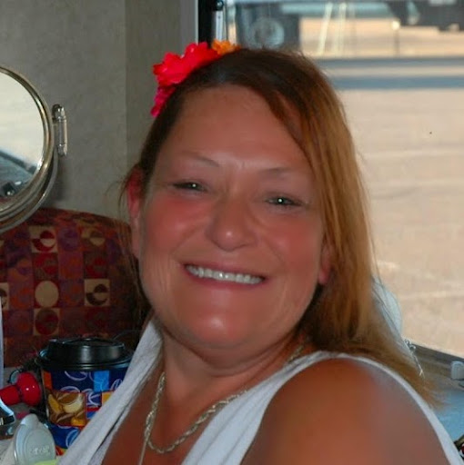 Julie Garrett Photo 12