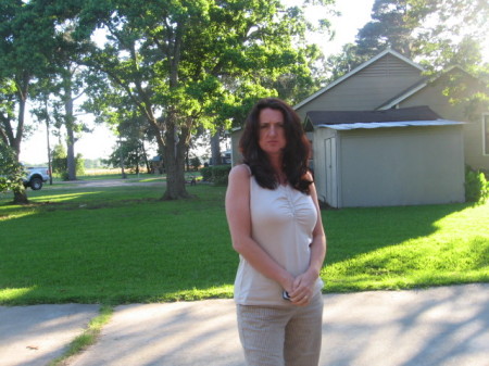 Julie Barnes Photo 46