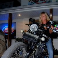 Cindy Valentine Photo 20