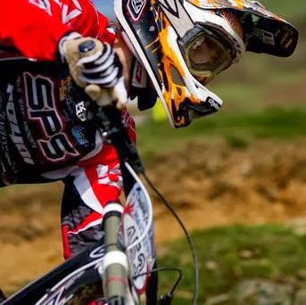 Billy Matthews Photo 33