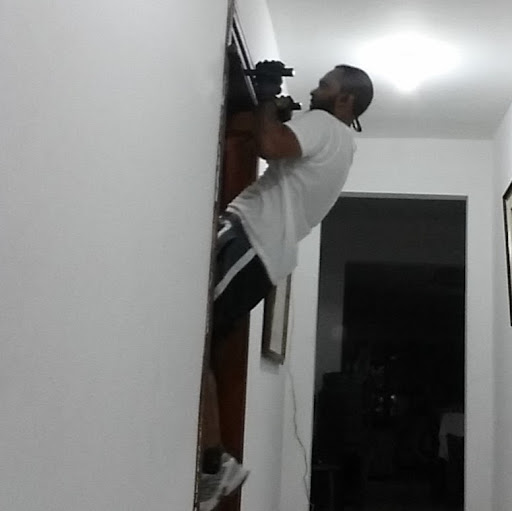 Rafael Angulo Photo 15