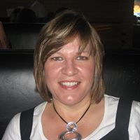 Amy Whitten Photo 16