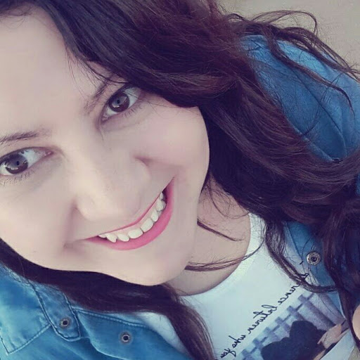 Ada Hernandez Photo 5