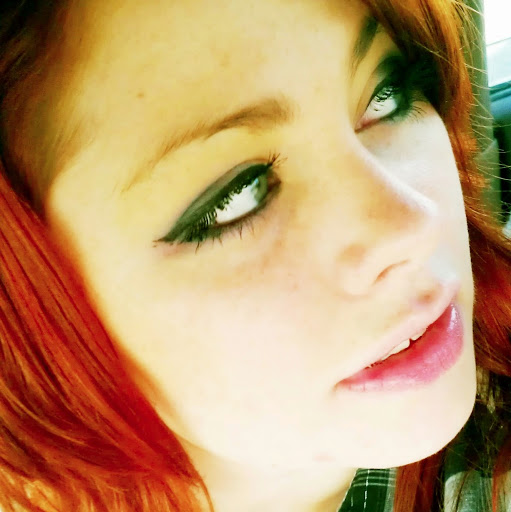 Stephanie Moyer Photo 18