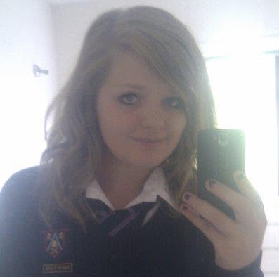 Emily Weeks Photo 15