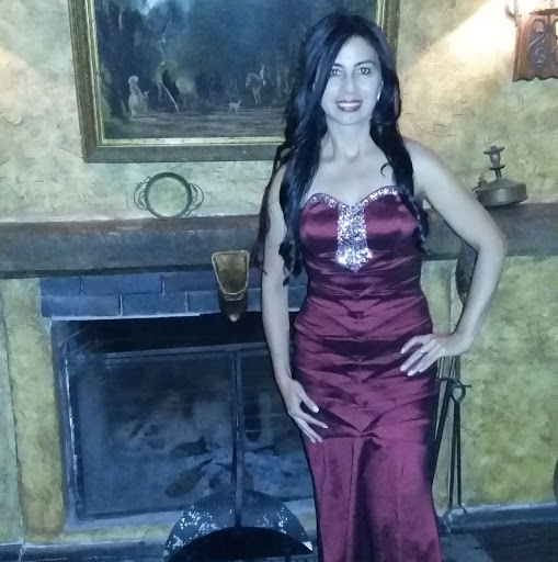 Lili Rodriguez Photo 18